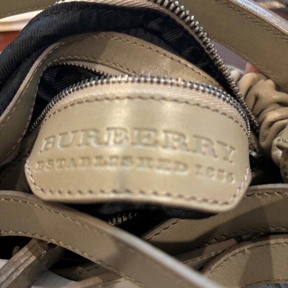 Authentic Burberry Leather Purse RARE FIND! - Picture 3 of 3
